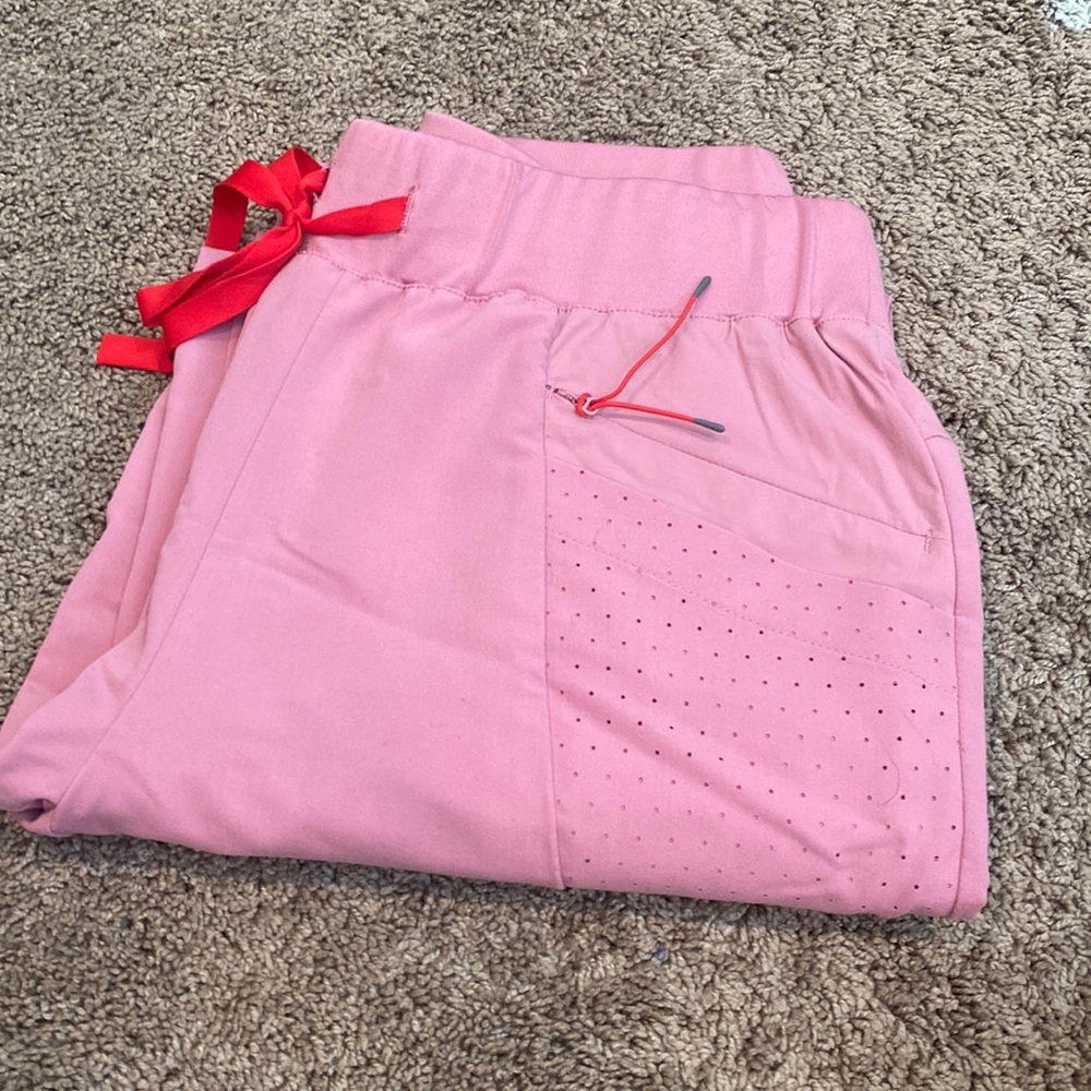 Figs Chalk Pink Mombasa Small Slim Scrub Pants